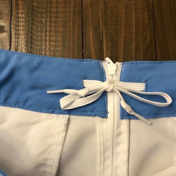 nike White Zip Front Capri Crop Pants w/ Drawstring - Picture 4 of 6